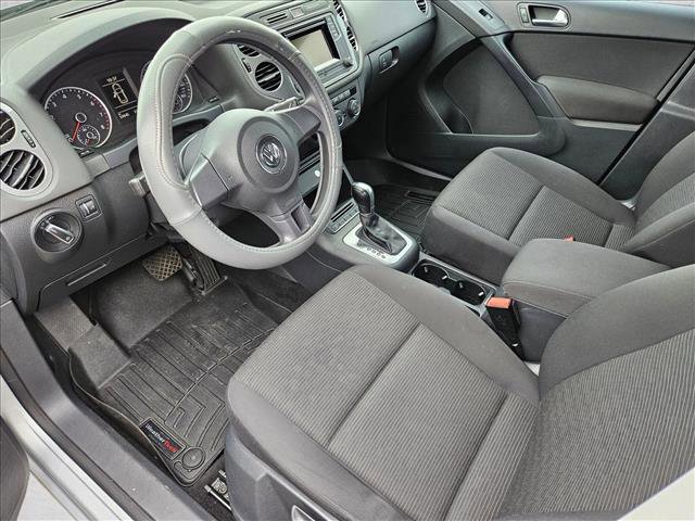 Used 2017 Volkswagen Tiguan S image 9