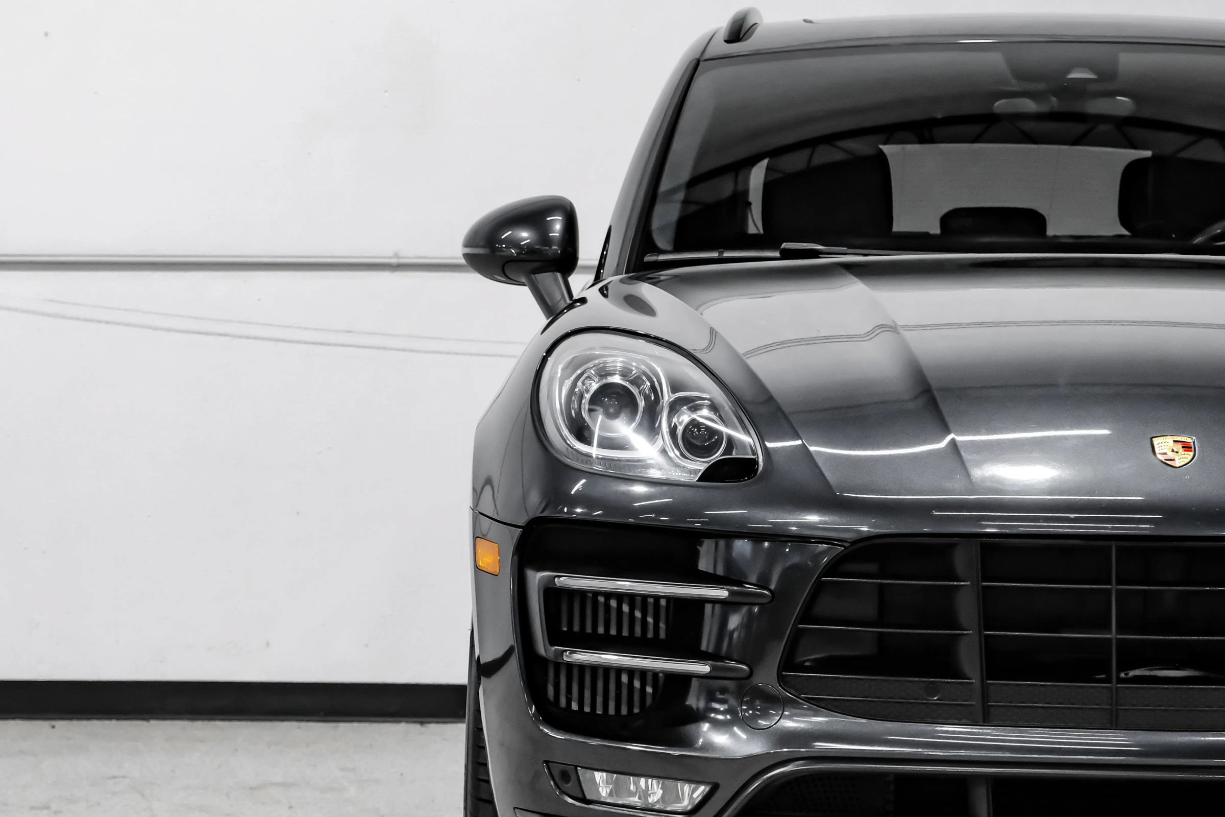 Used 2017 Porsche Macan Turbo AWD/4WD image 44