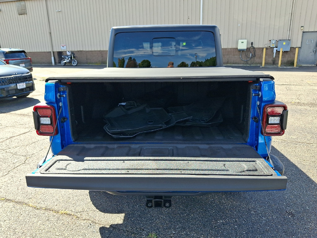 Used 2025 Jeep Gladiator Sport AWD/4WD image 31