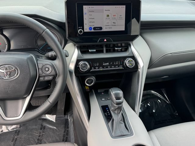 Used 2024 Toyota Venza LE AWD/4WD image 18