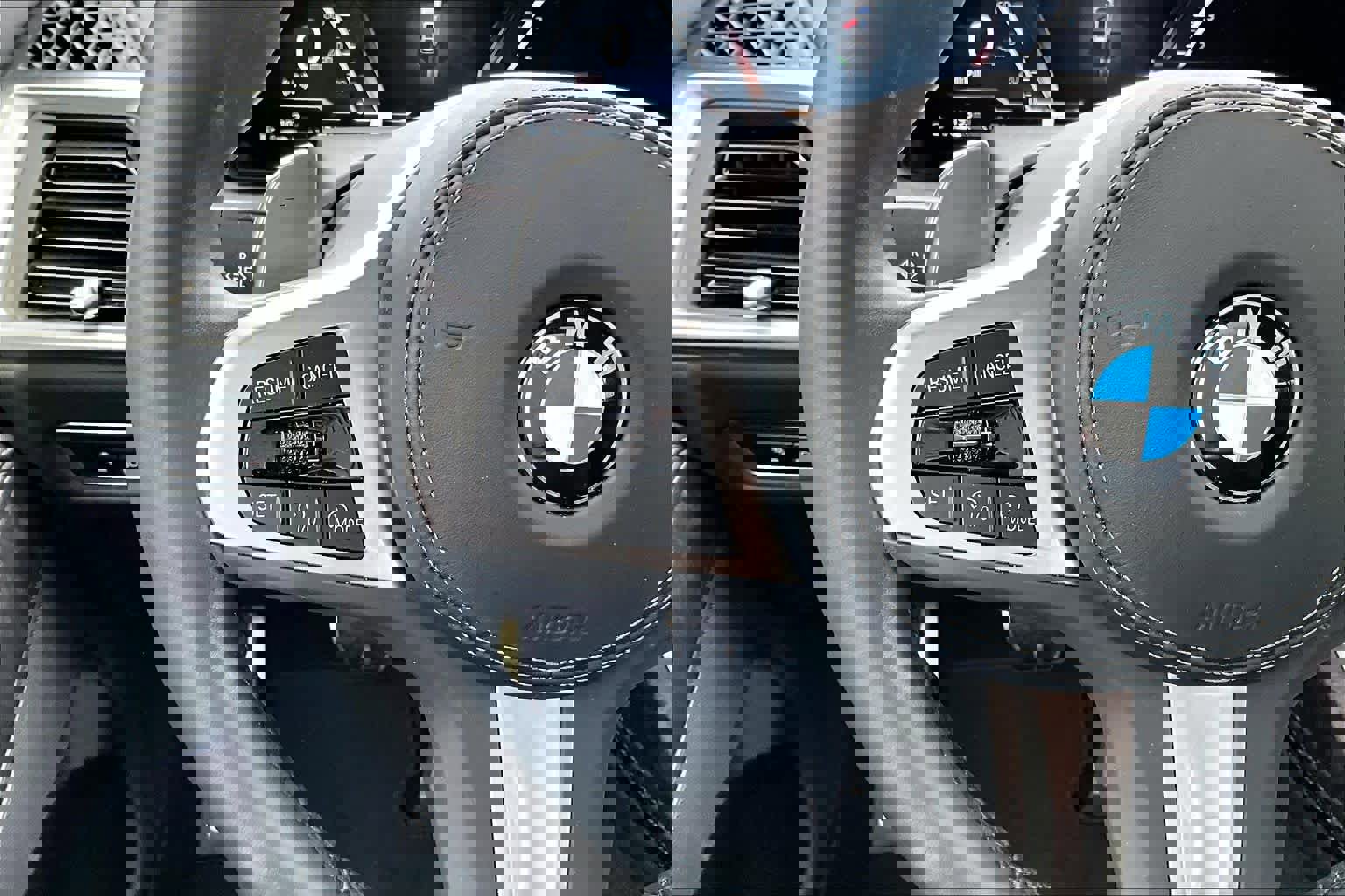 Certified 2024 BMW X7 xDrive40i w/ M Sport Package image 24