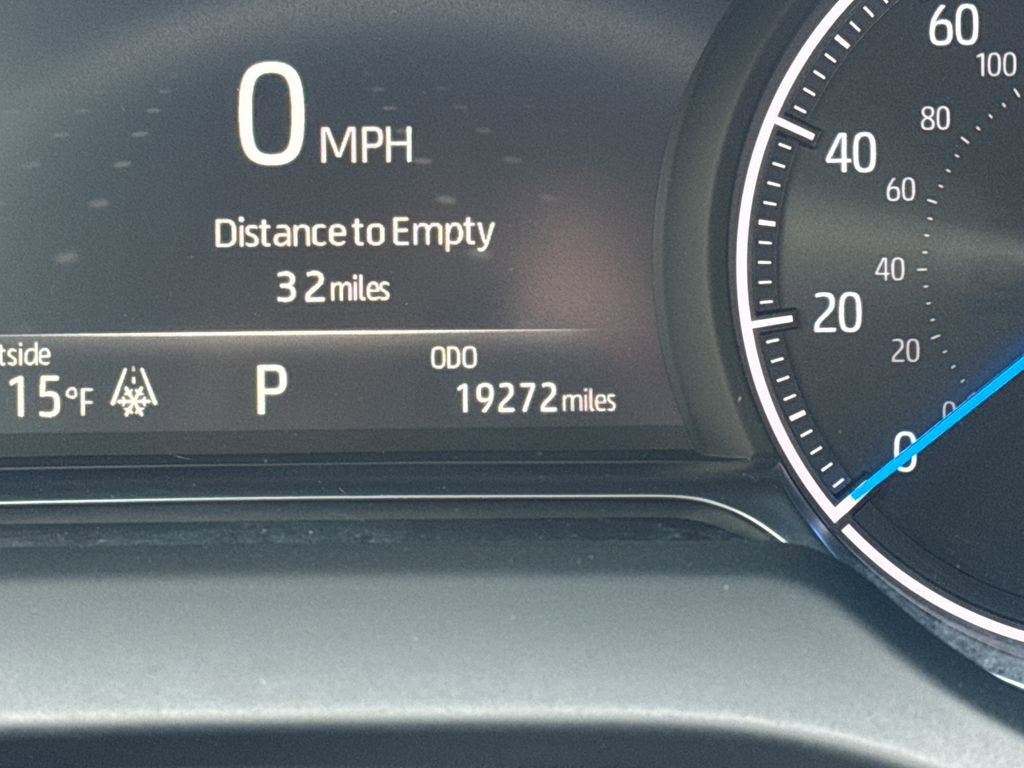 Used 2024 Toyota Venza LE image 10