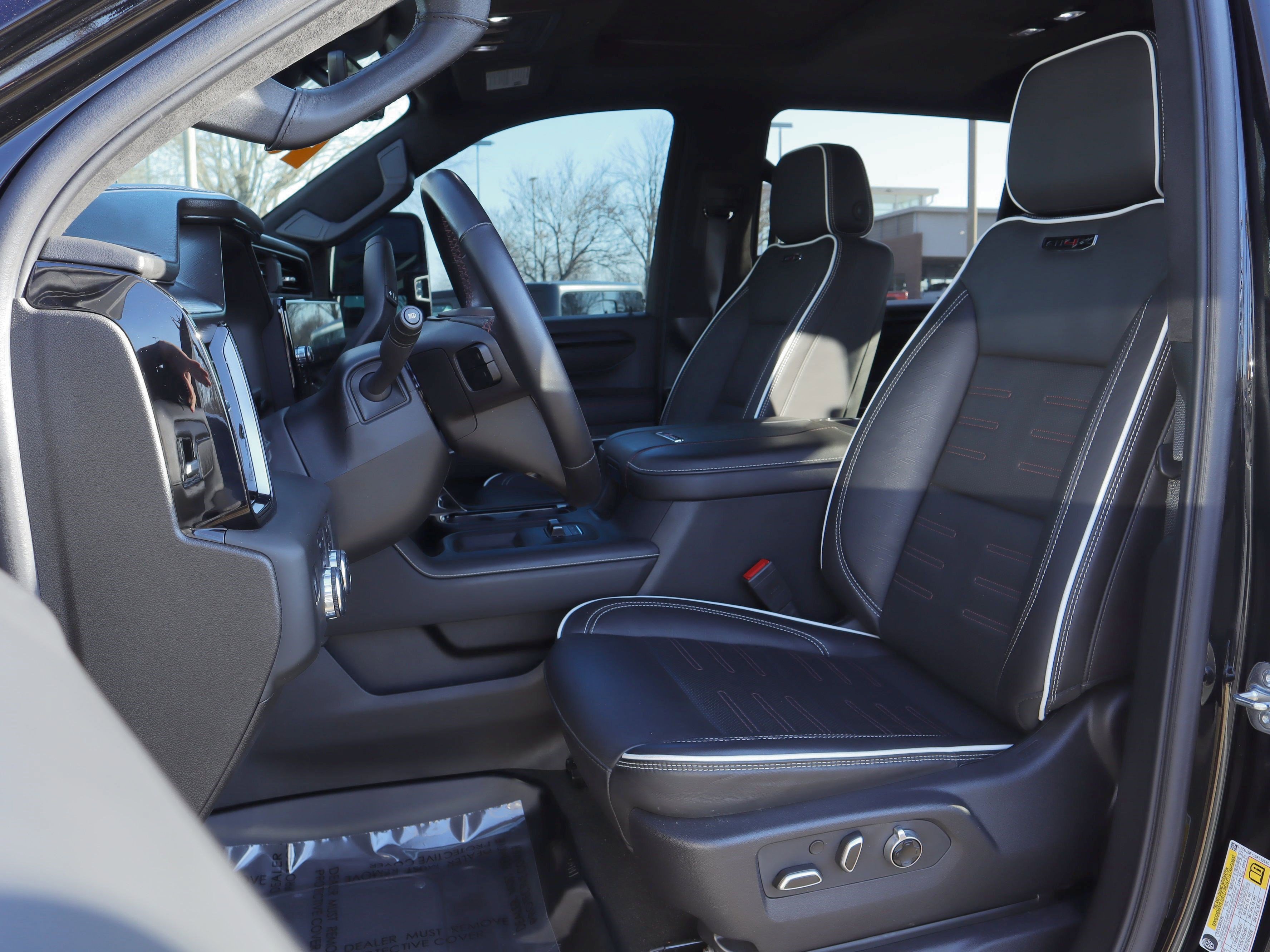 Used 2025 GMC Sierra 2500 AT4X image 9