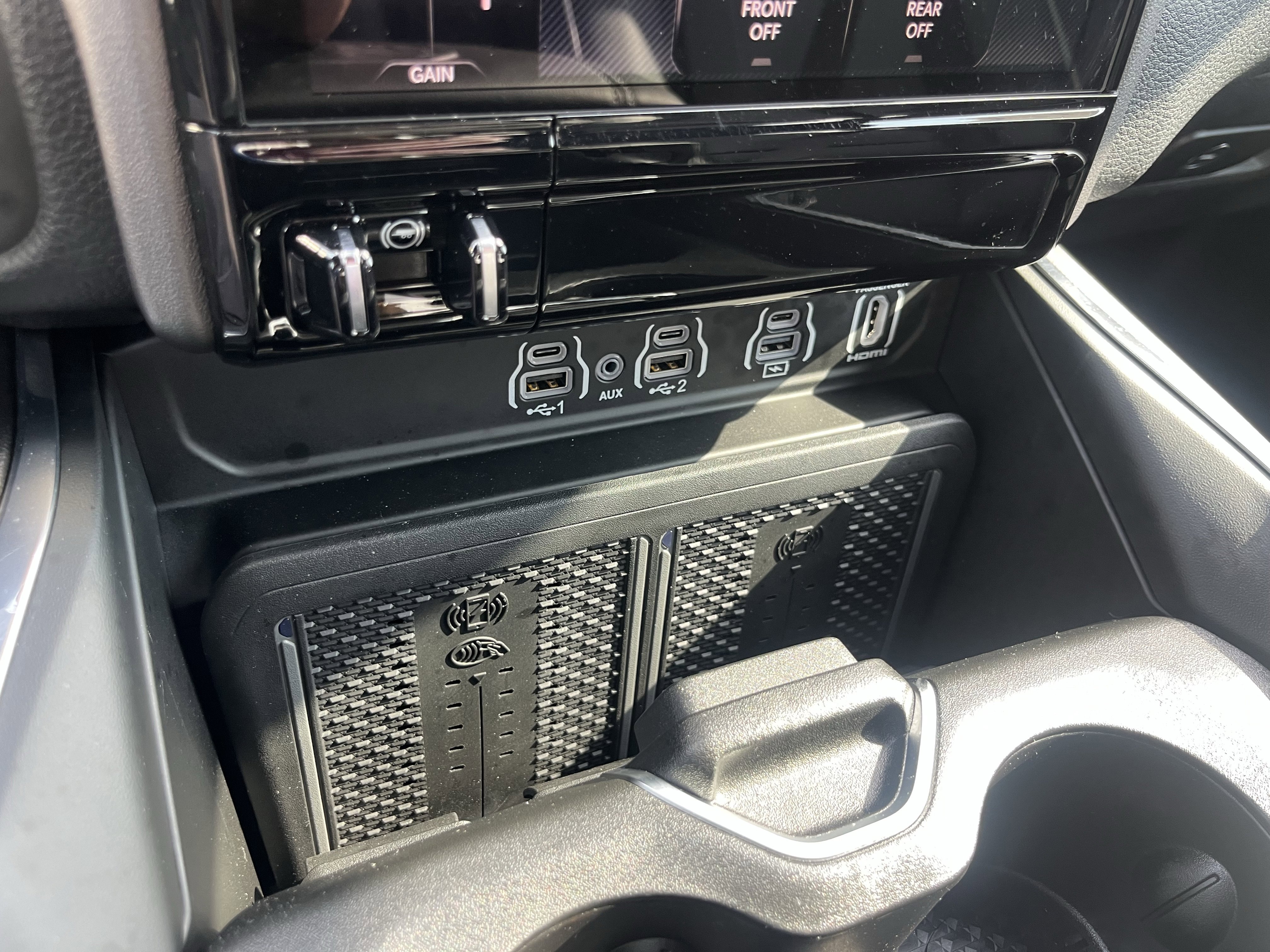 Used 2026 RAM 1500 Laramie w/ Night Edition AWD/4WD image 28