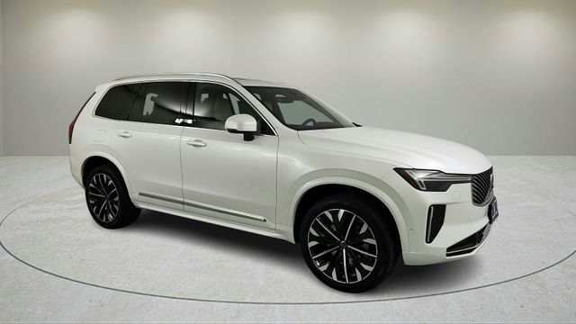 Used 2026 Volvo XC90 B6 Plus w/ Protection Package Premier AWD/4WD image 2