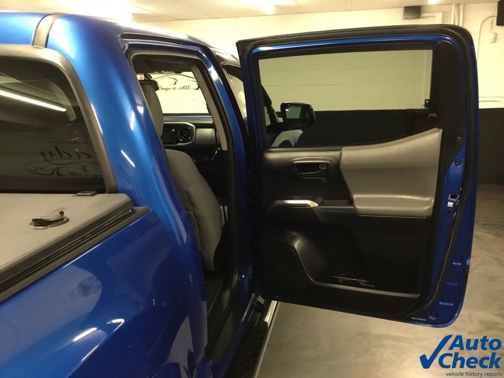 Used 2017 Toyota Tacoma SR5 w/ Tow Package AWD/4WD image 29