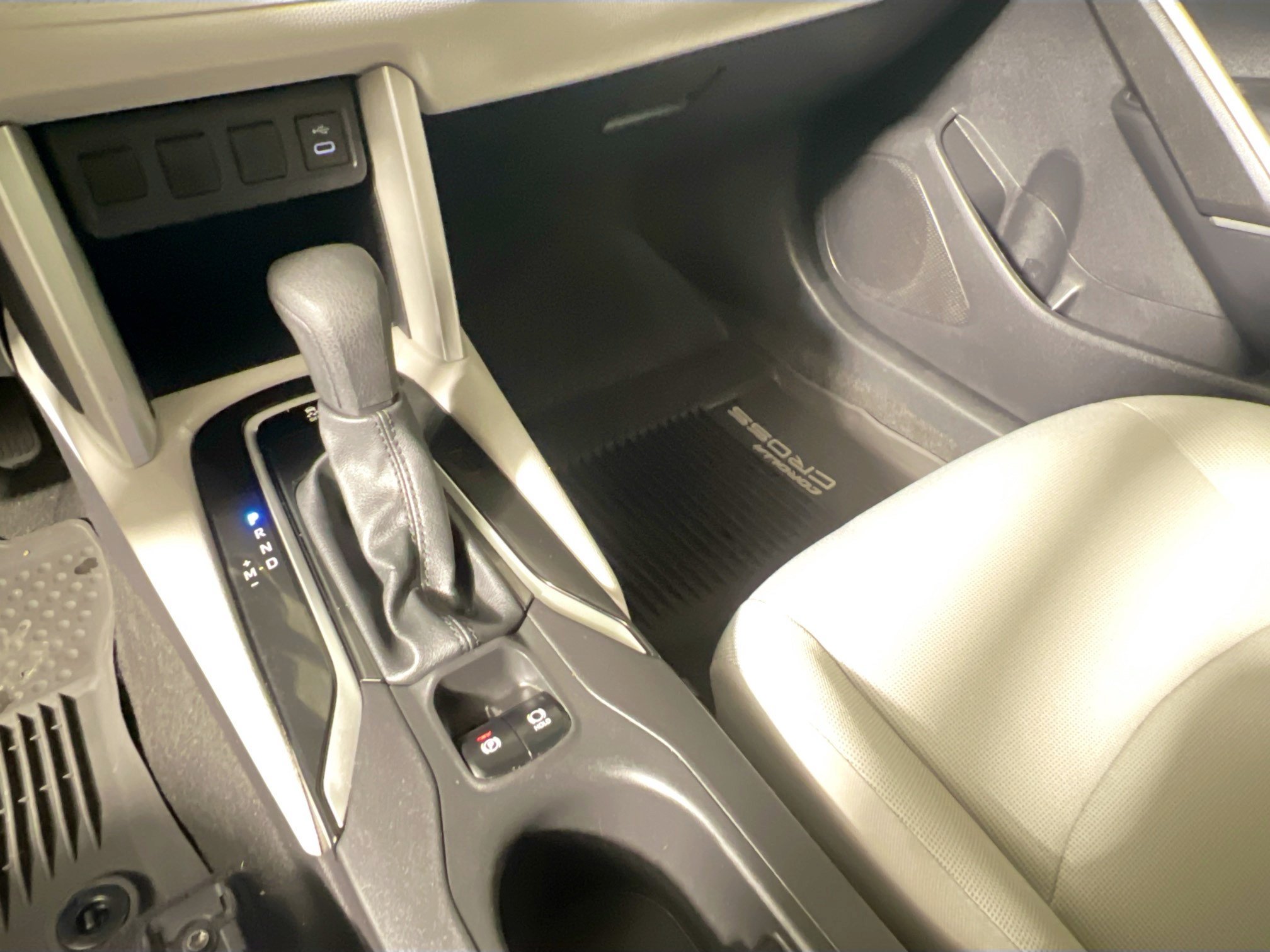 Used 2025 Toyota Corolla Cross L FWD image 24