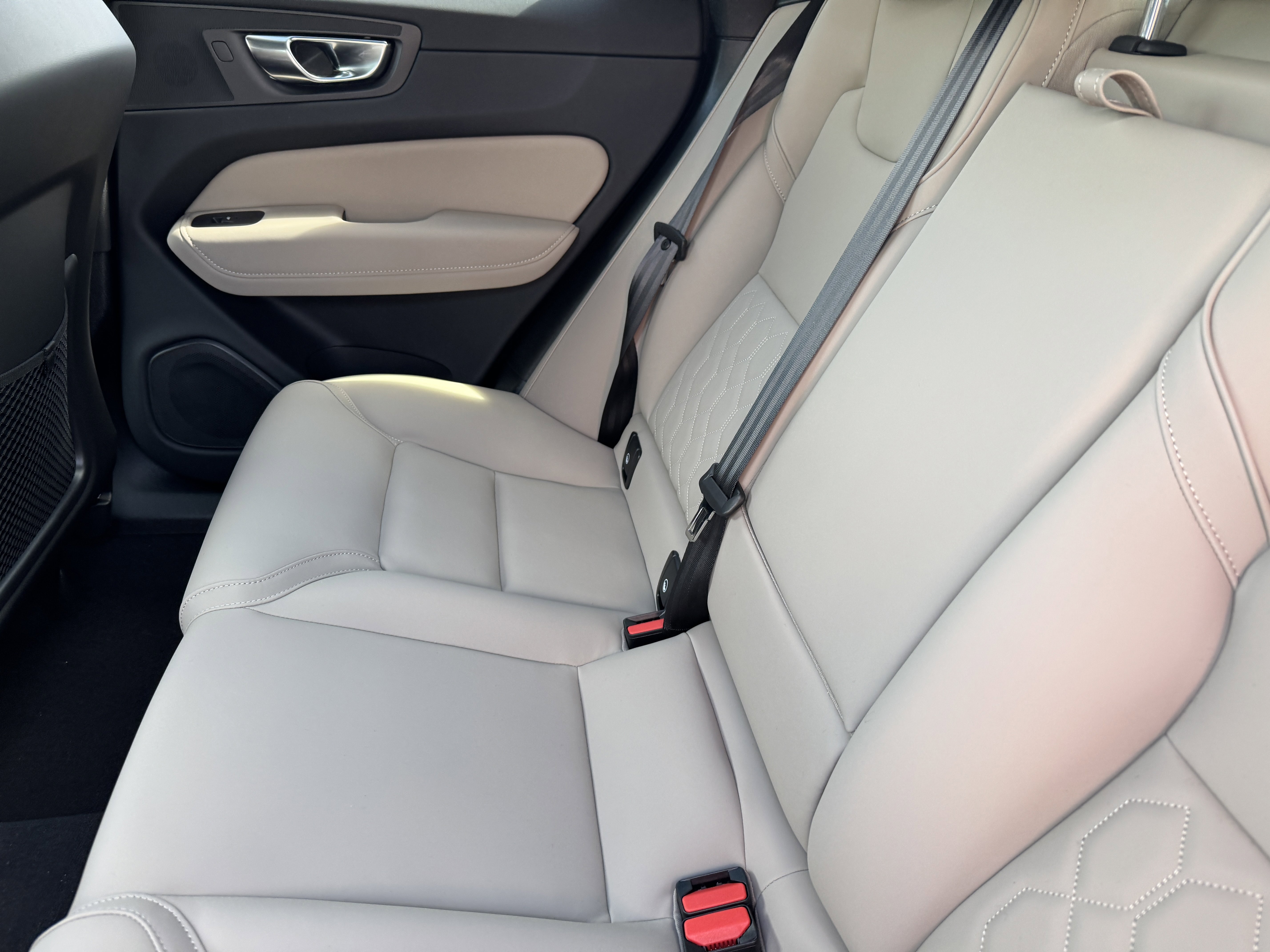 New 2026 Volvo XC60 B5 Plus w/ Protection Package Premier image 17