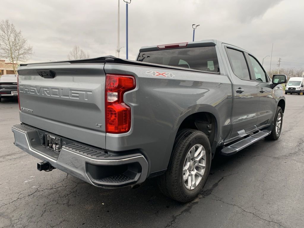 Used 2023 Chevrolet Silverado 1500 LT AWD/4WD image 3