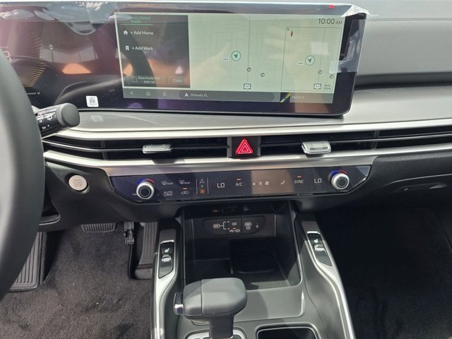 Used 2025 Kia Sorento S w/ Panoramic Sunroof Package image 21