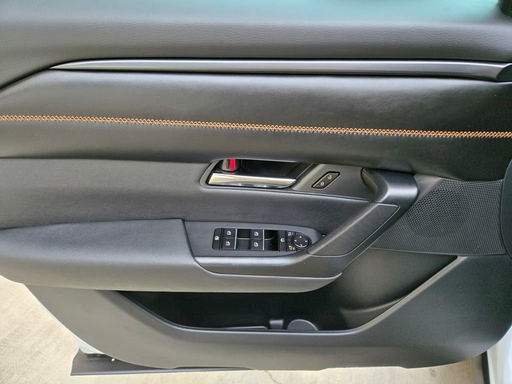 Used 2025 MAZDA CX-50 AWD 2.5 S w/ Cargo Package image 23