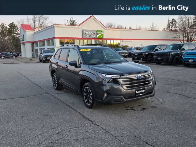 Used 2025 Subaru Forester Premium AWD/4WD image 1