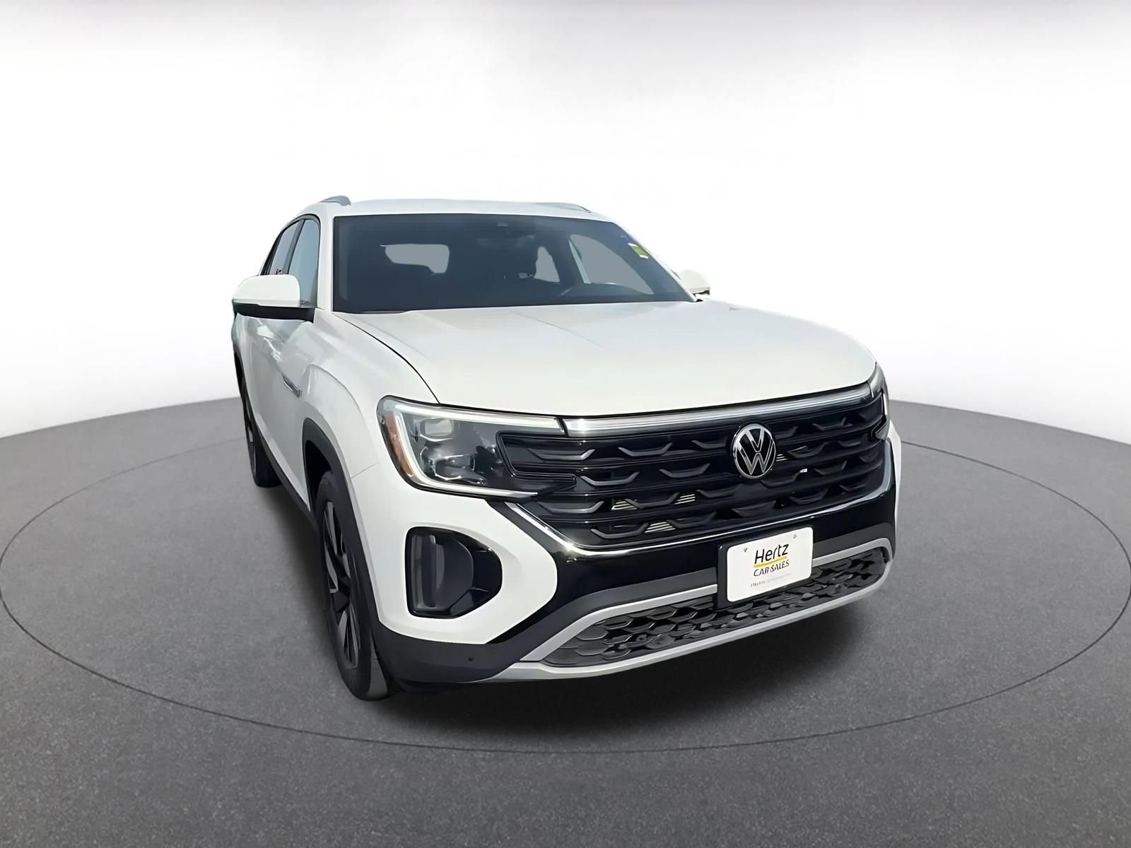 Used 2025 Volkswagen Atlas Cross Sport SE image 3