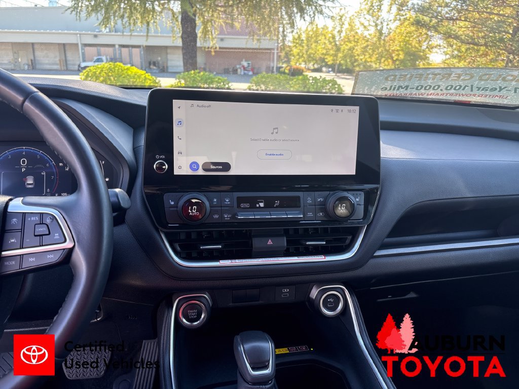 Used 2025 Toyota Grand Highlander AWD image 17