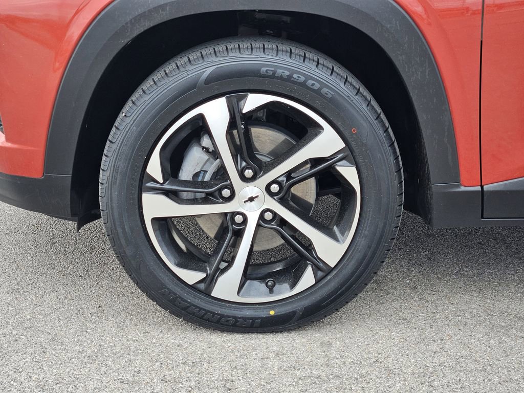 Used 2024 Chevrolet Trax RS w/ Driver Confidence Package image 9