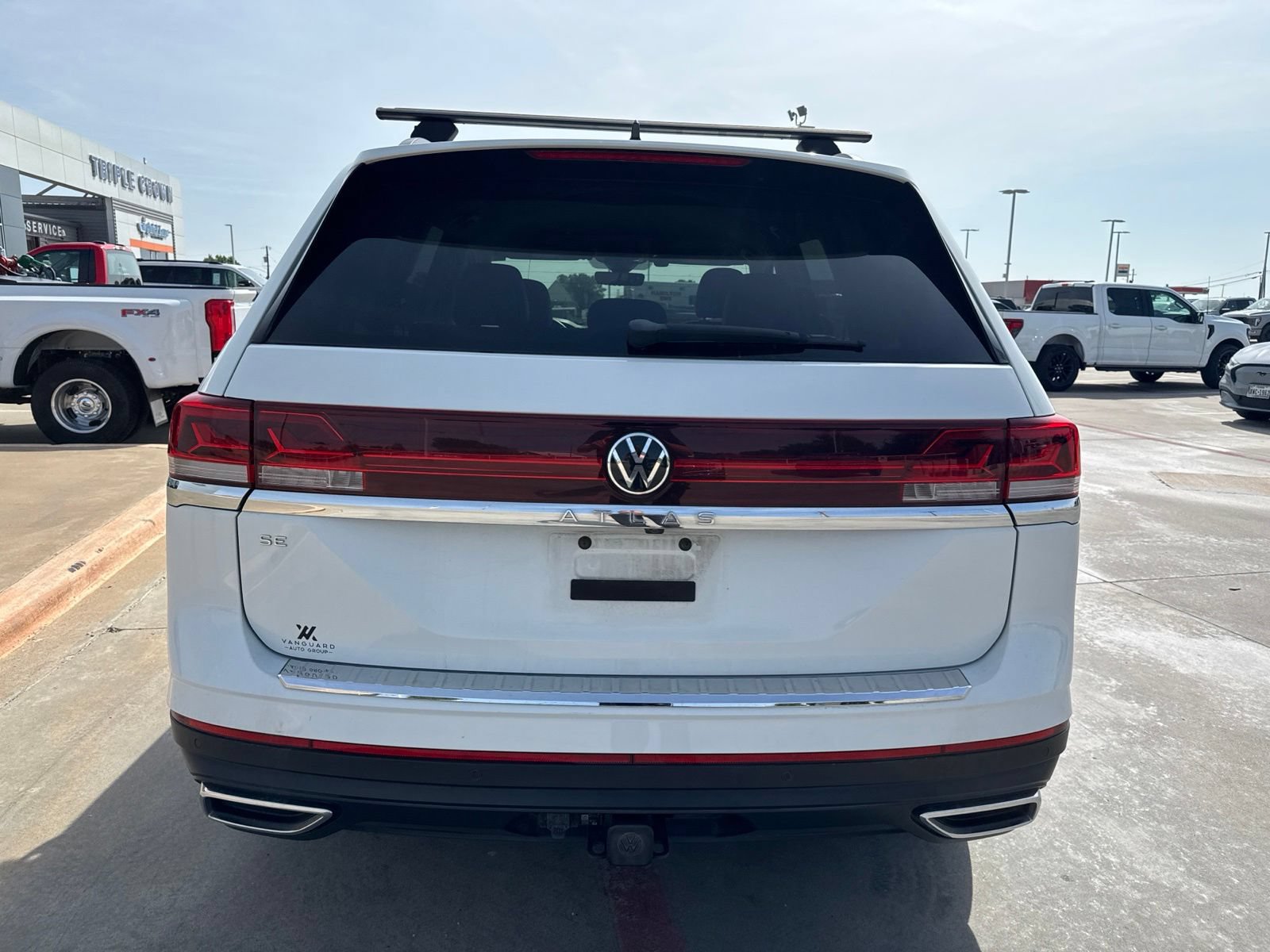Used 2024 Volkswagen Atlas SE FWD image 4