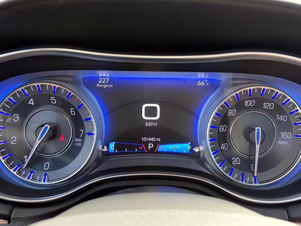 Used 2018 Chrysler 300 C w/ Sun, Sound & Nav Package RWD image 10