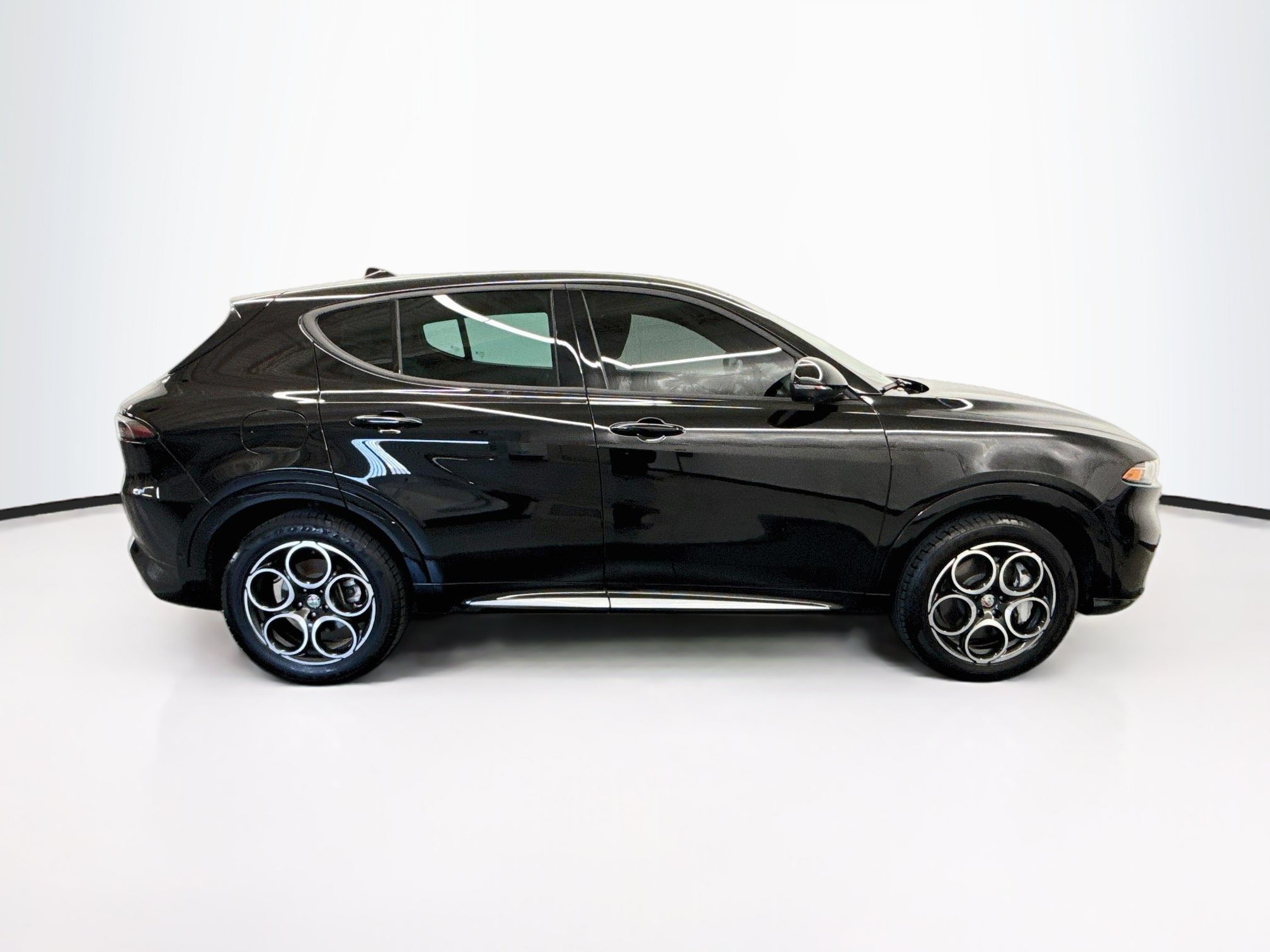 Used 2024 Alfa Romeo Tonale Ti w/ Active Assist Package AWD/4WD image 10