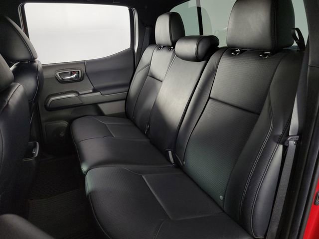 Used 2022 Toyota Tacoma TRD Sport w/ TRD Premium Sport Package AWD/4WD image 18