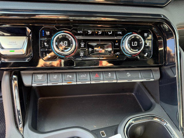 Used 2025 GMC Sierra 2500 AT4 w/ AT4 Premium Plus Package AWD/4WD image 12