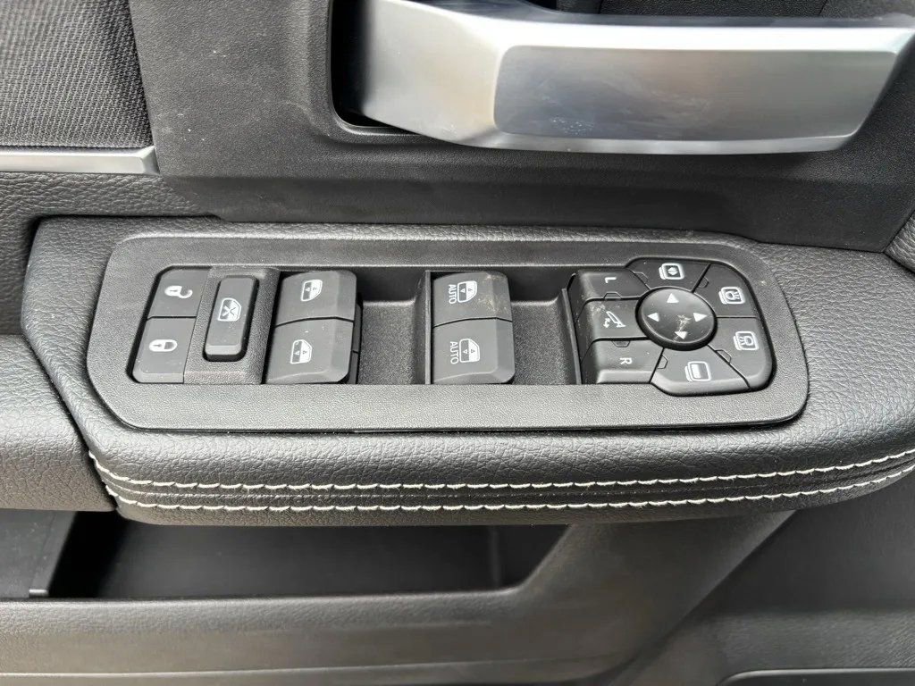 New 2026 RAM 3500 Big Horn AWD/4WD image 22