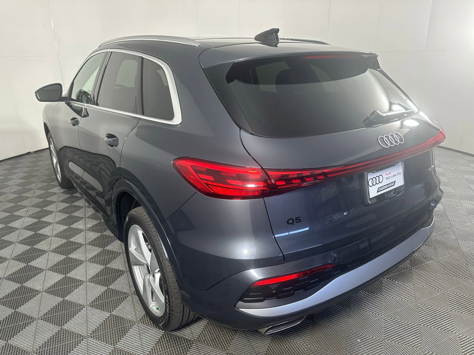Certified 2025 Audi Q5 Premium w/ Premium Plus AWD/4WD image 5