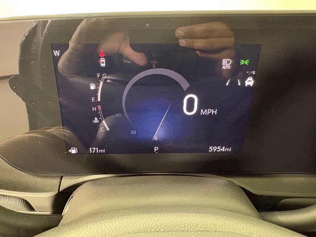 Certified 2025 Buick Envista Preferred FWD image 30