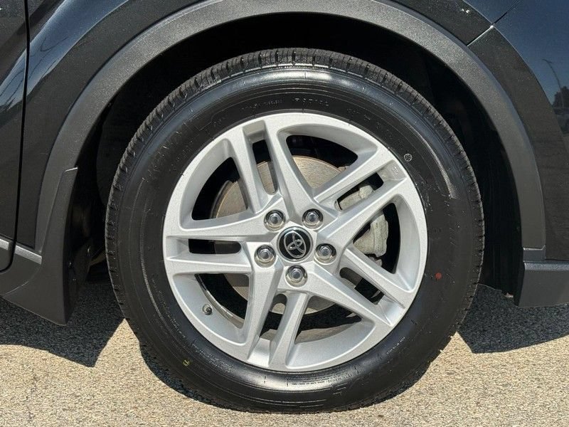 Used 2021 Toyota C-HR LE FWD image 9