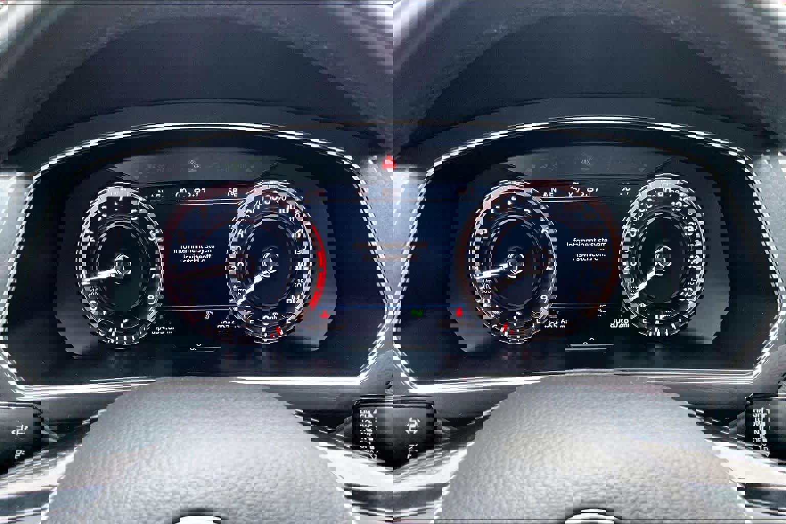 Used 2018 Volkswagen Tiguan SEL Premium image 25