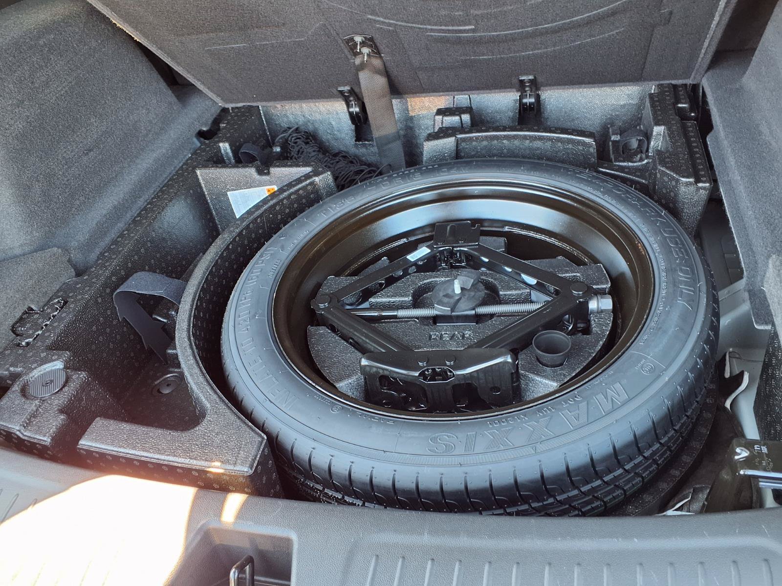 Used 2025 Cadillac XT5 Luxury FWD image 32