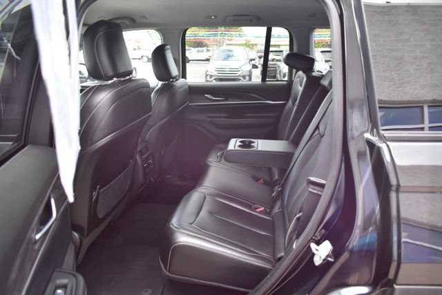 Used 2023 Jeep Grand Cherokee Limited AWD/4WD image 6