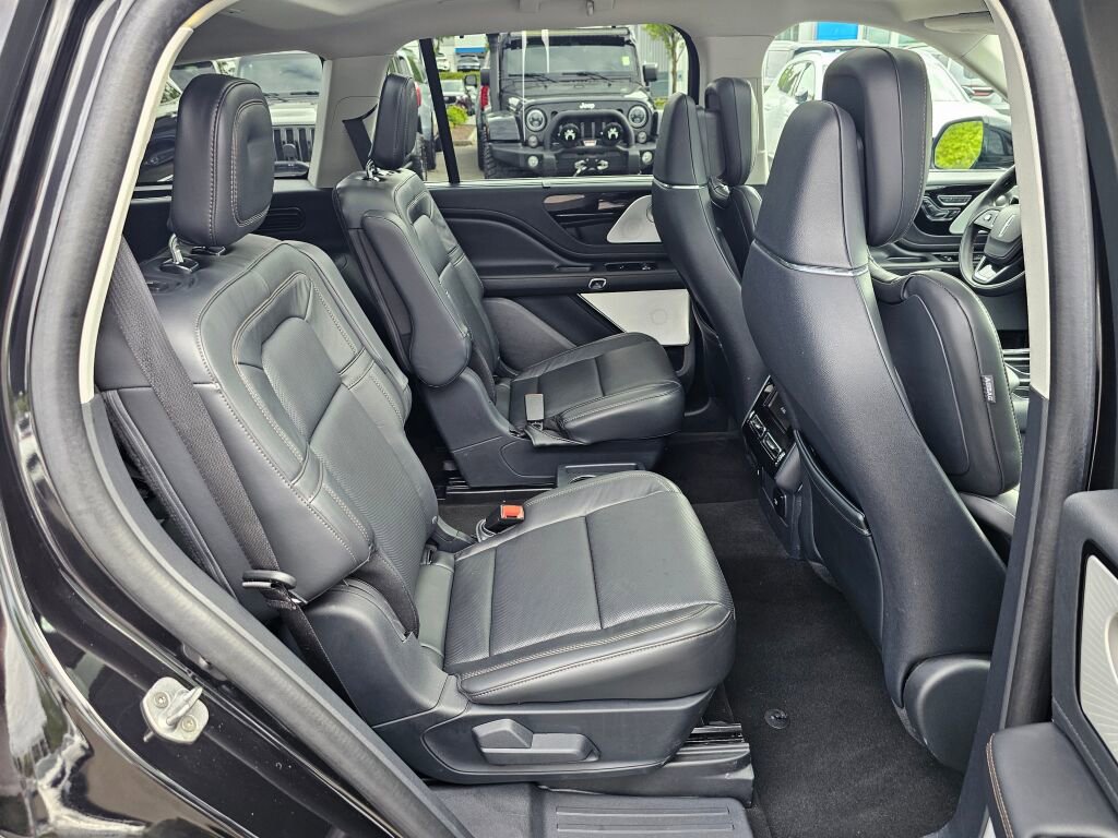 Used 2025 Lincoln Aviator Reserve w/ Equipment Group 201A AWD/4WD image 28