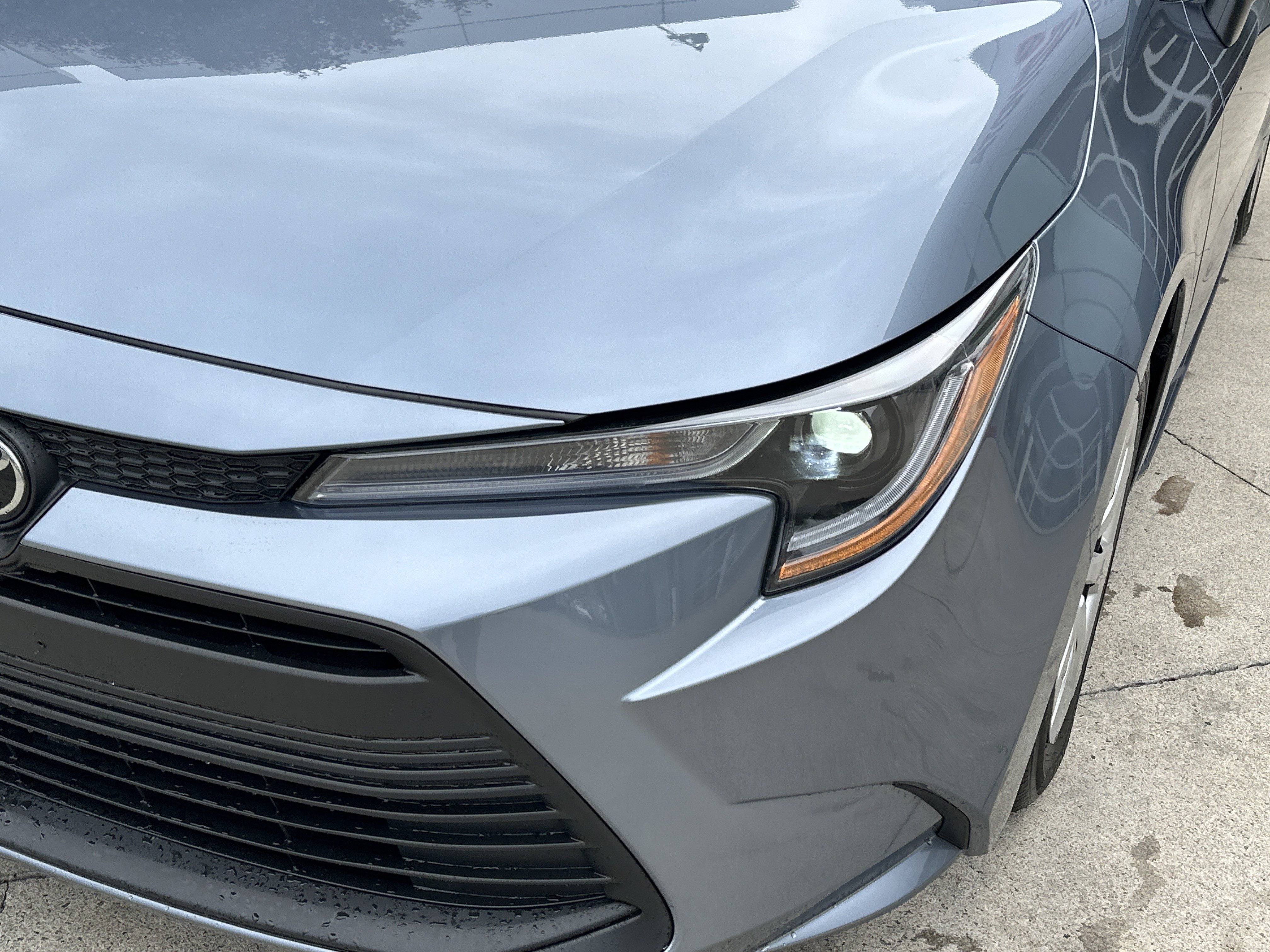 Used 2025 Toyota Corolla LE FWD image 11