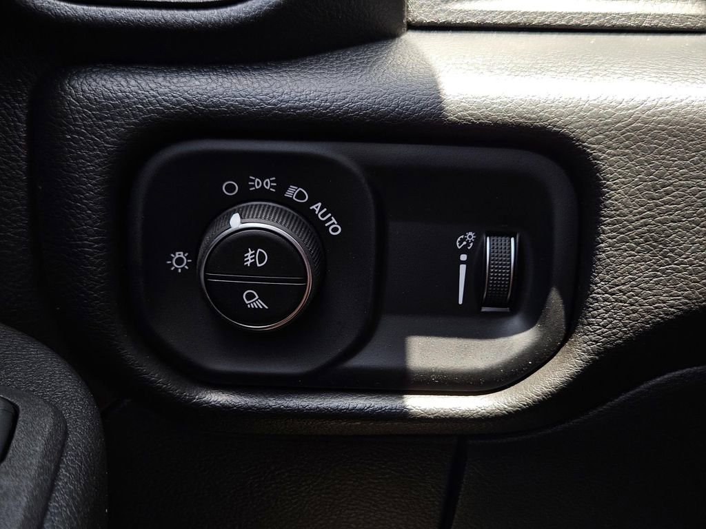 Used 2025 RAM 2500 Tradesman AWD/4WD image 17