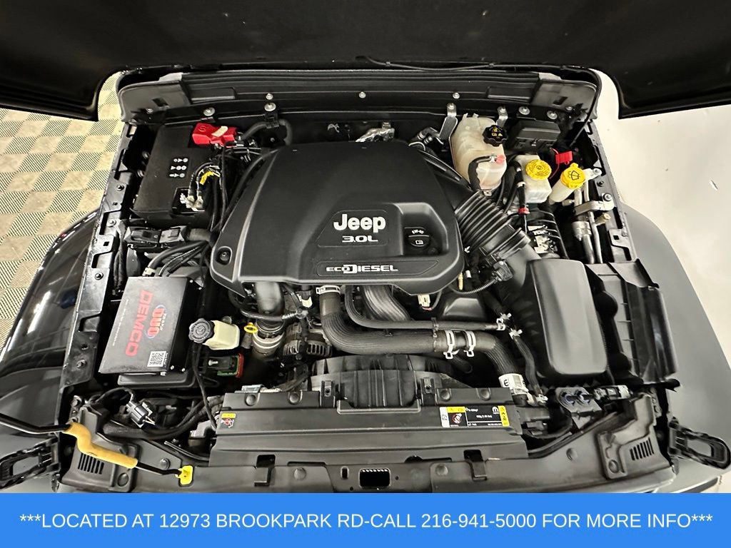Used 2022 Jeep Wrangler Unlimited Sahara w/ LED Lighting Group AWD/4WD image 26