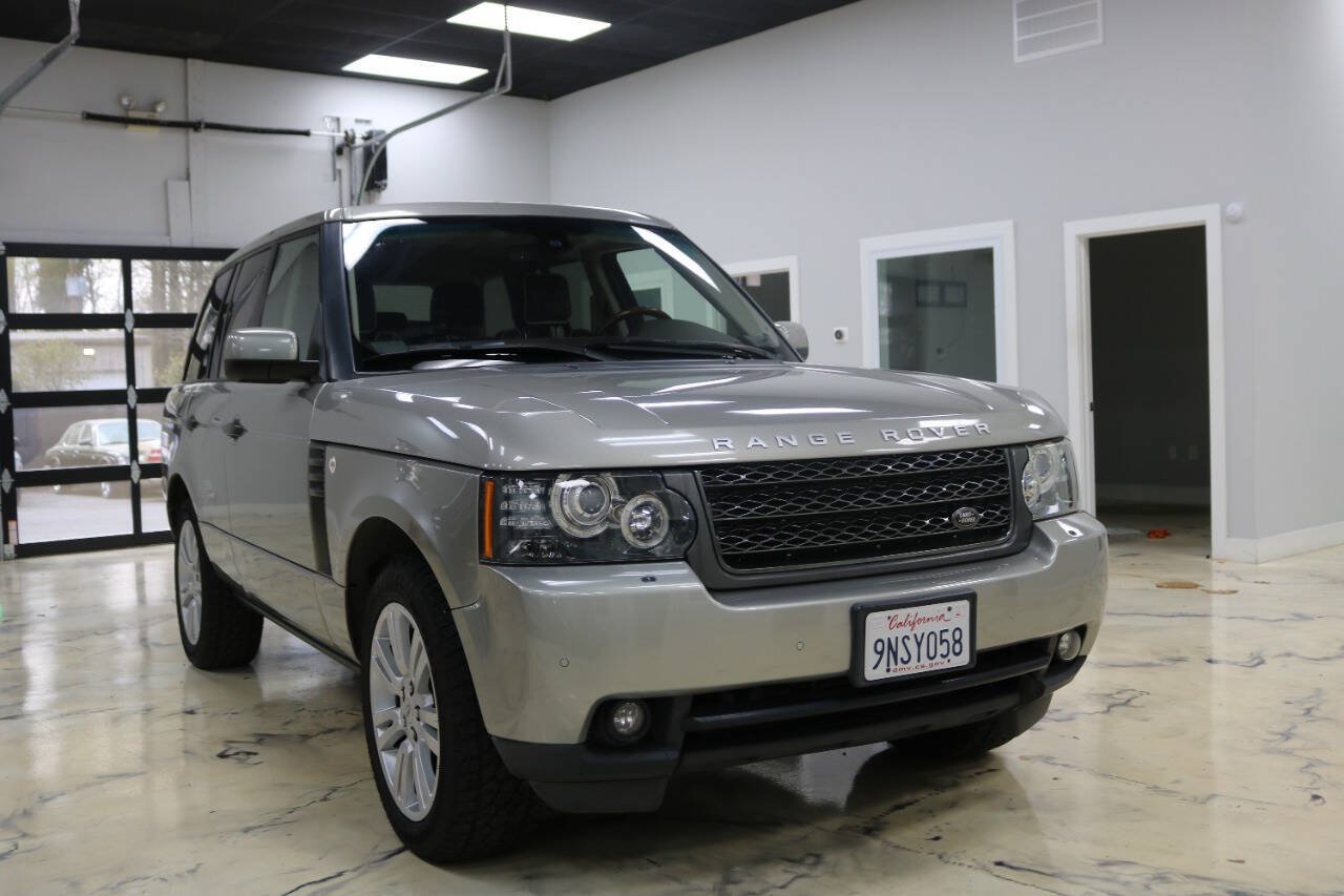 Used 2011 Land Rover Range Rover HSE LUX AWD/4WD image 2