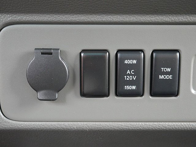 Used 2018 Nissan NV 2500 SV image 25