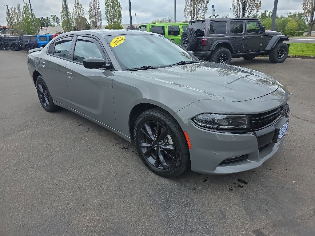 Used 2023 Dodge Charger SXT w/ Blacktop Package AWD/4WD image 7