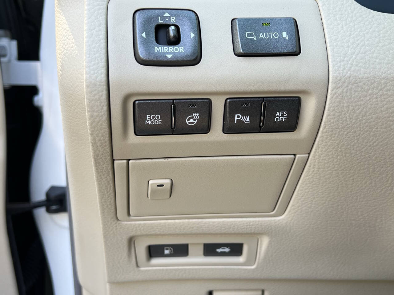 Used 2012 Lexus LS 460 AWD w/ Luxury Value Edition image 30
