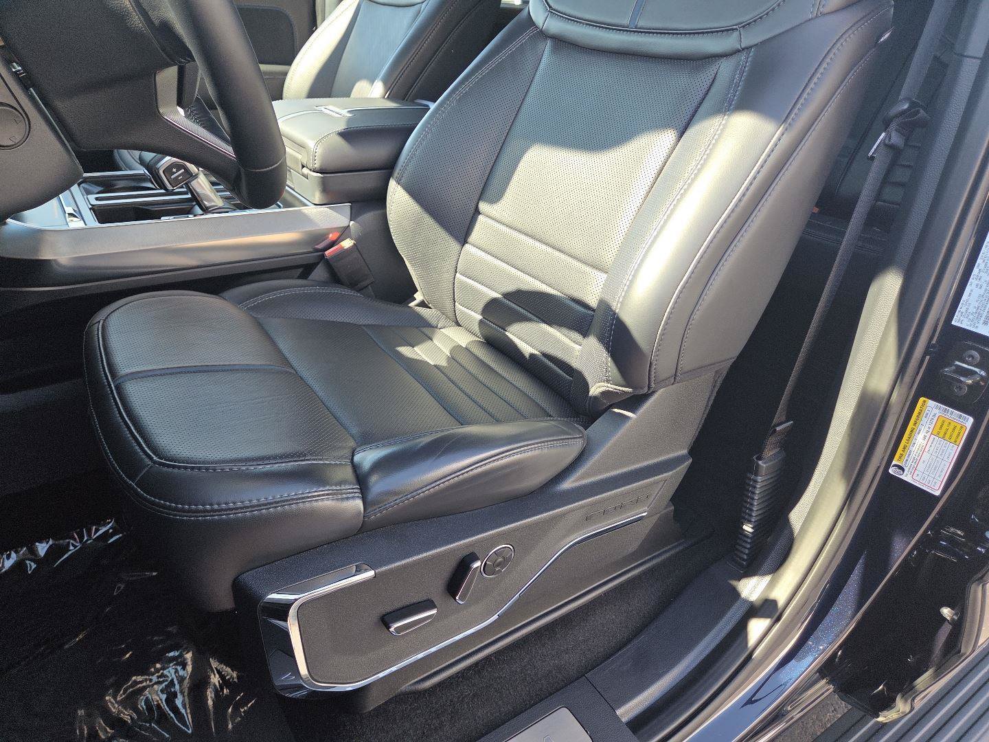Used 2025 Ford F150 Platinum AWD/4WD image 22