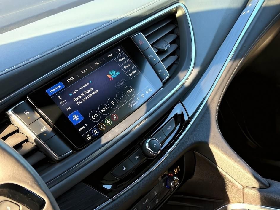 Certified 2023 Buick Enclave Essence image 20