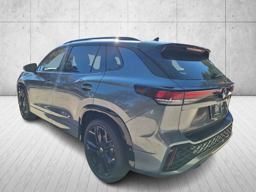 New 2026 Volkswagen Tiguan SE R-Line image 3