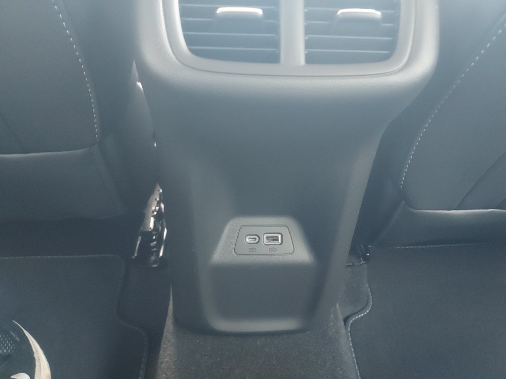 Used 2023 Buick Envision Essence FWD image 11