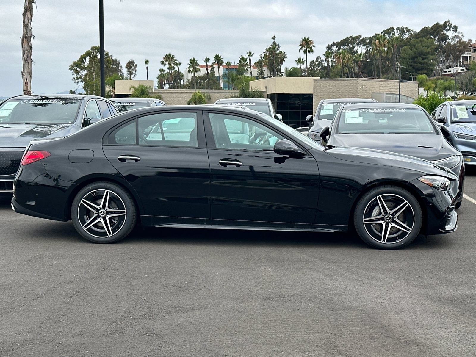 Used 2025 Mercedes-Benz C 300 4MATIC Sedan image 2