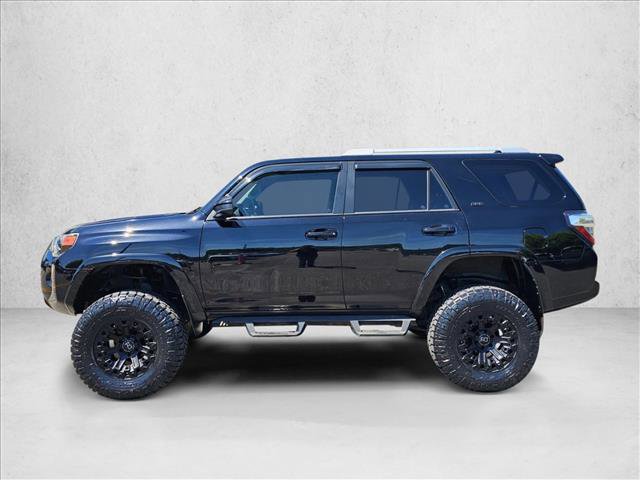 Used 2018 Toyota 4Runner SR5 AWD/4WD video 2