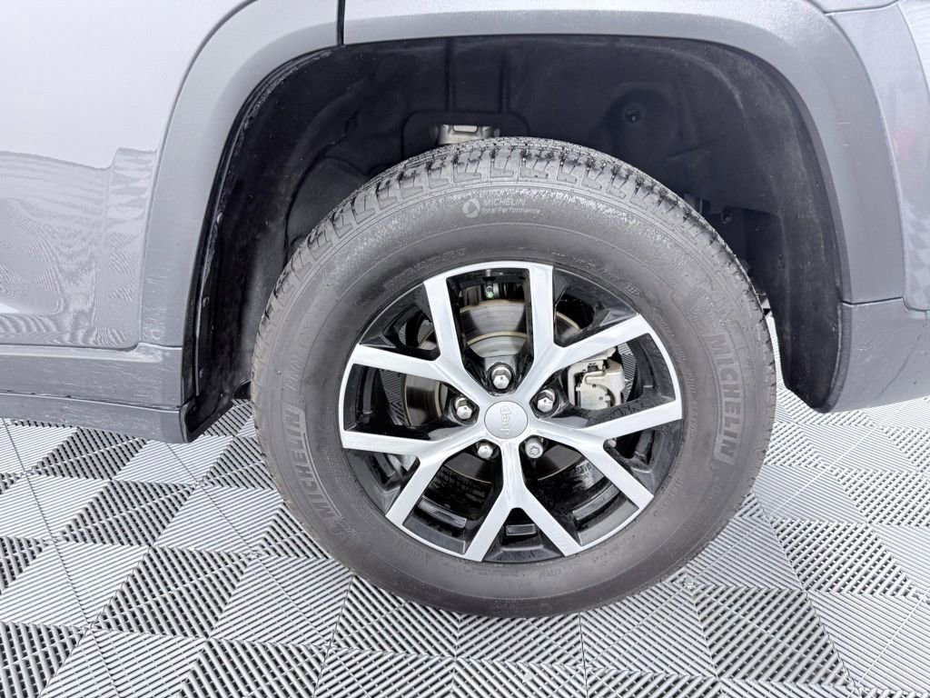 Used 2024 Jeep Grand Cherokee Limited w/ Trailer Tow Package image 28