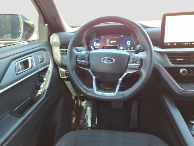 Used 2025 Ford Explorer ST-Line w/ Premium Package RWD image 31