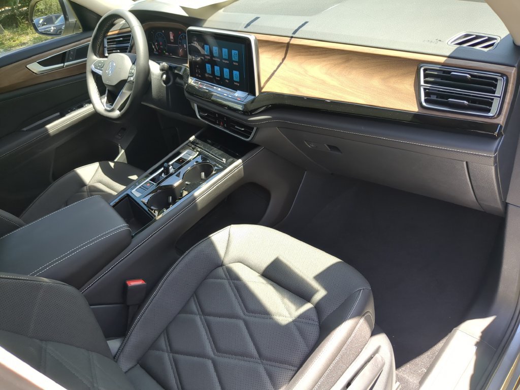 New 2026 Volkswagen Atlas SE FWD image 12