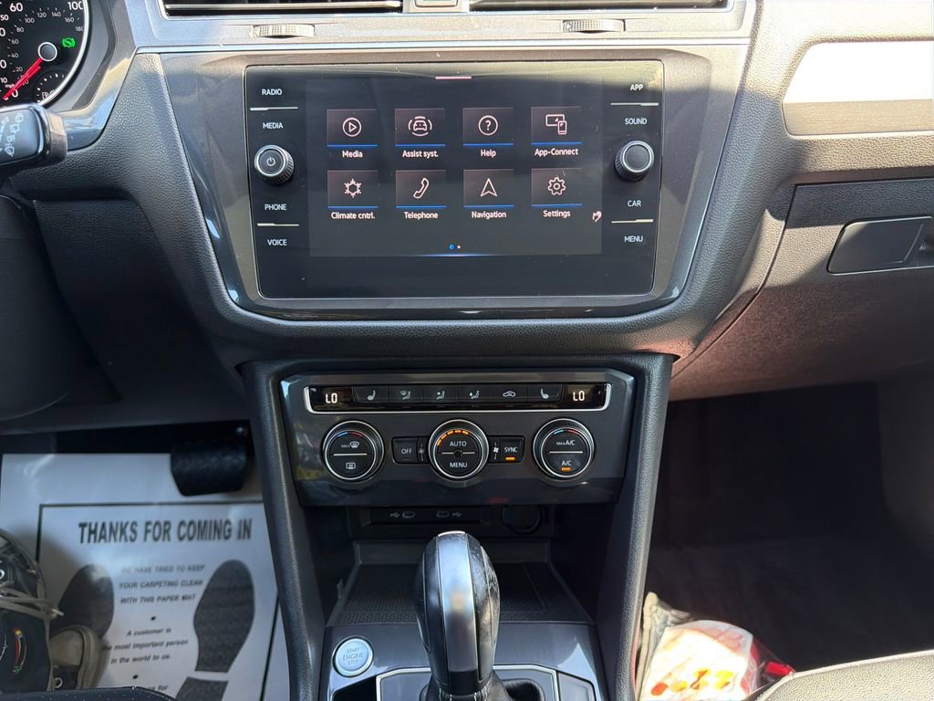 Used 2021 Volkswagen Tiguan SE w/ Panoramic Sunroof Package FWD image 20