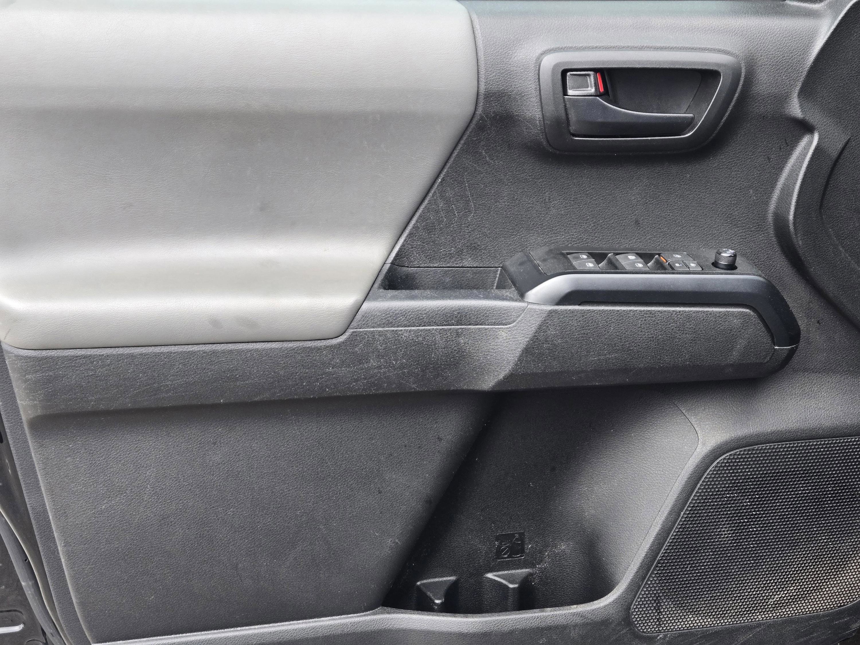 Used 2022 Toyota Tacoma SR w/ SR Convenience Package image 13